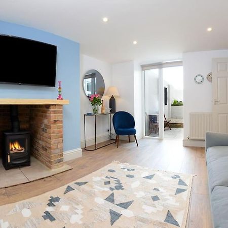 Apartment West With Free Parking Whitby Exterior foto