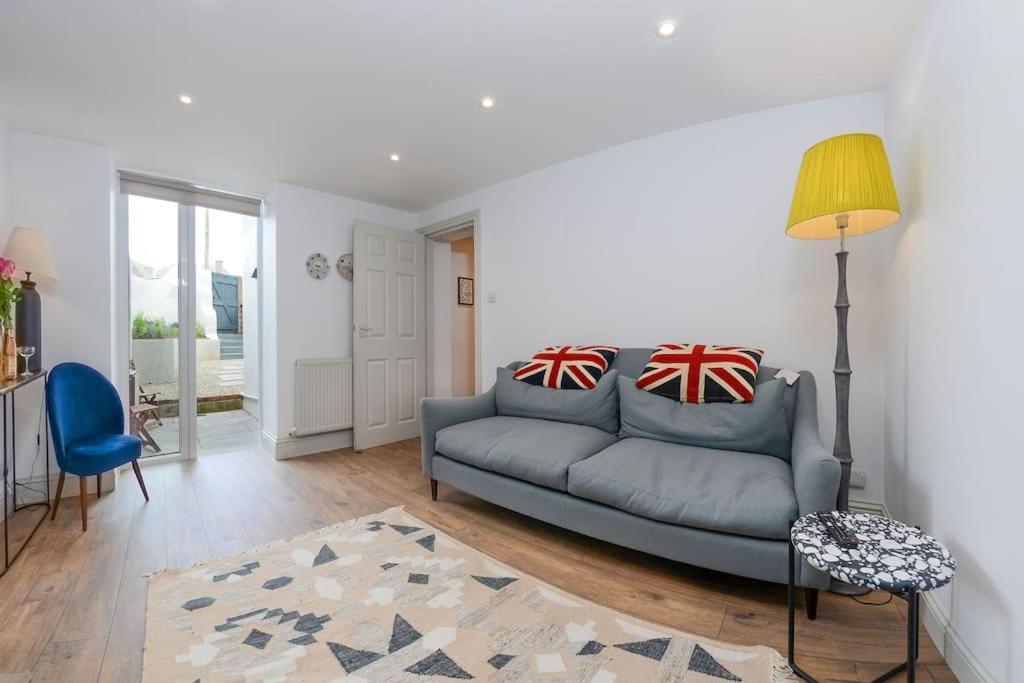 Apartment West With Free Parking Whitby Exterior foto